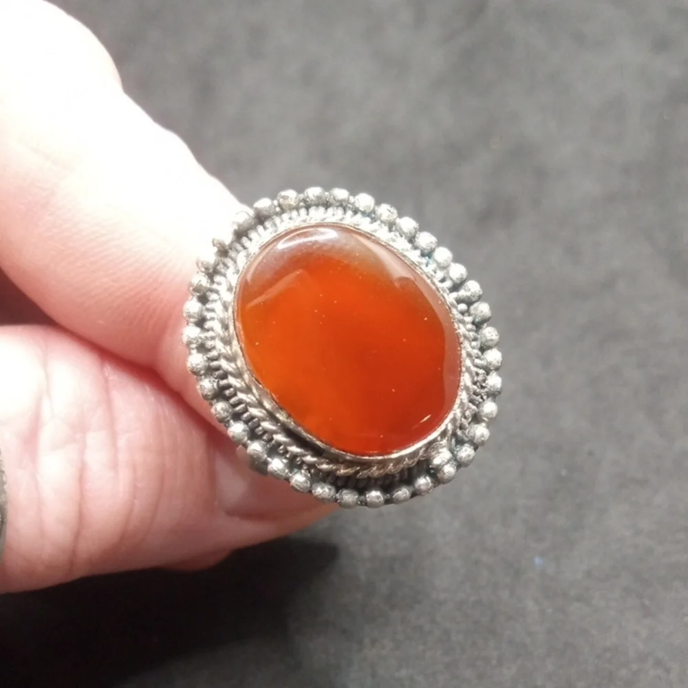 Elegant Silver and Red Gemstone Ring - Picture 5 of 10